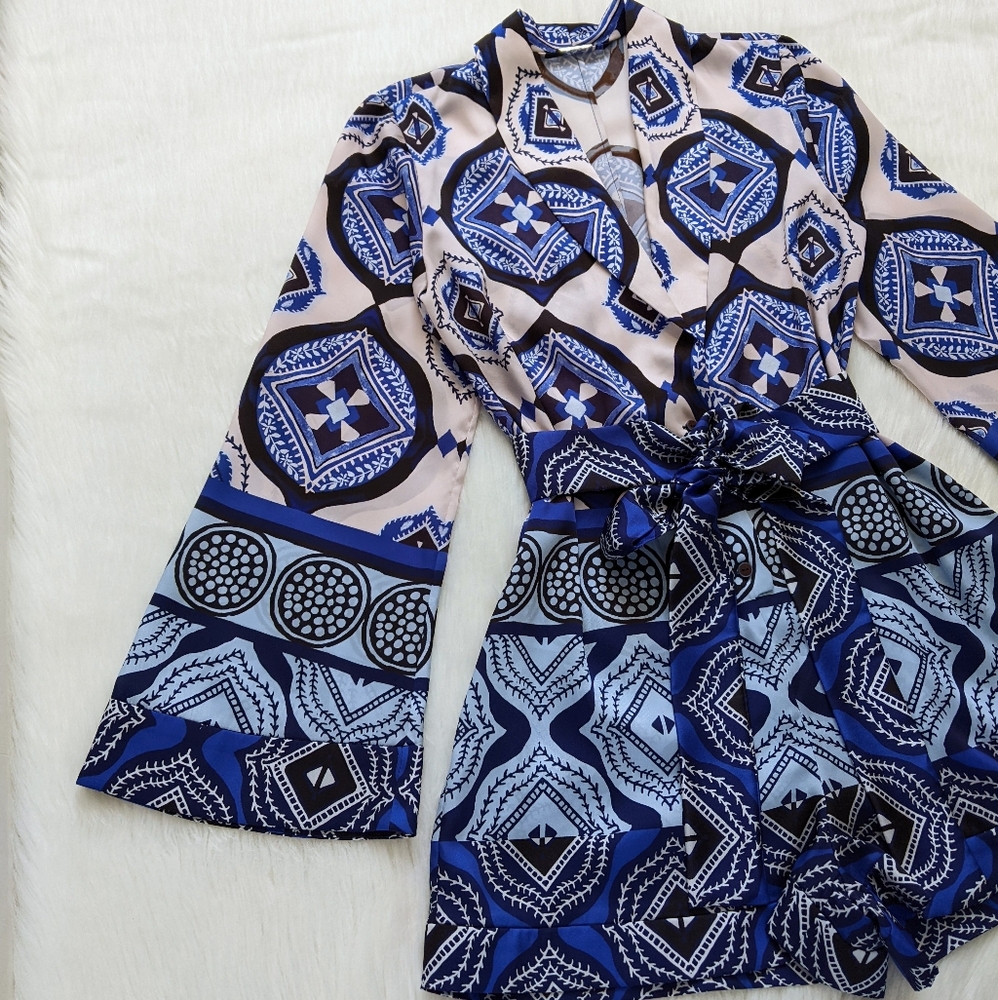 Alexis Robbie Romper In Santorini Print | Size M - Picture 12 of 16